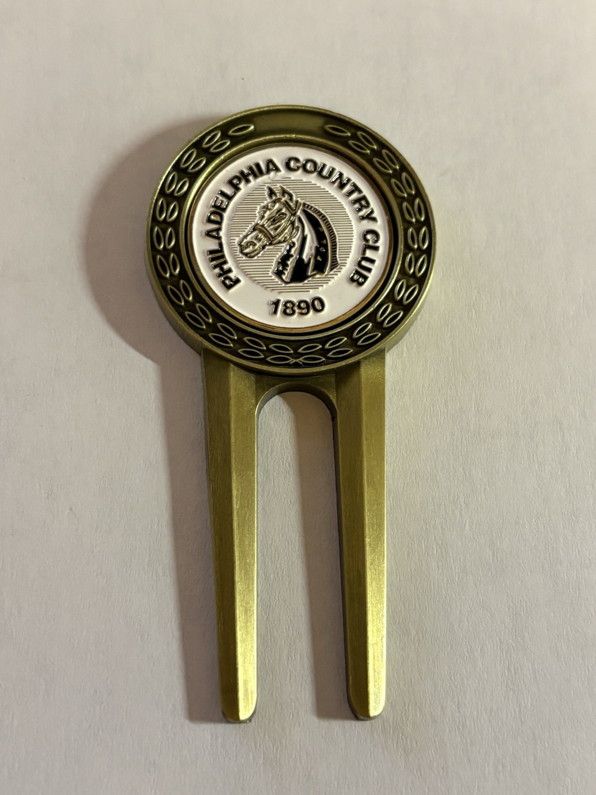 Philadelphia Country Club Divot Tool & 1" Coin Style Golf Marker - Gladwyne, PA