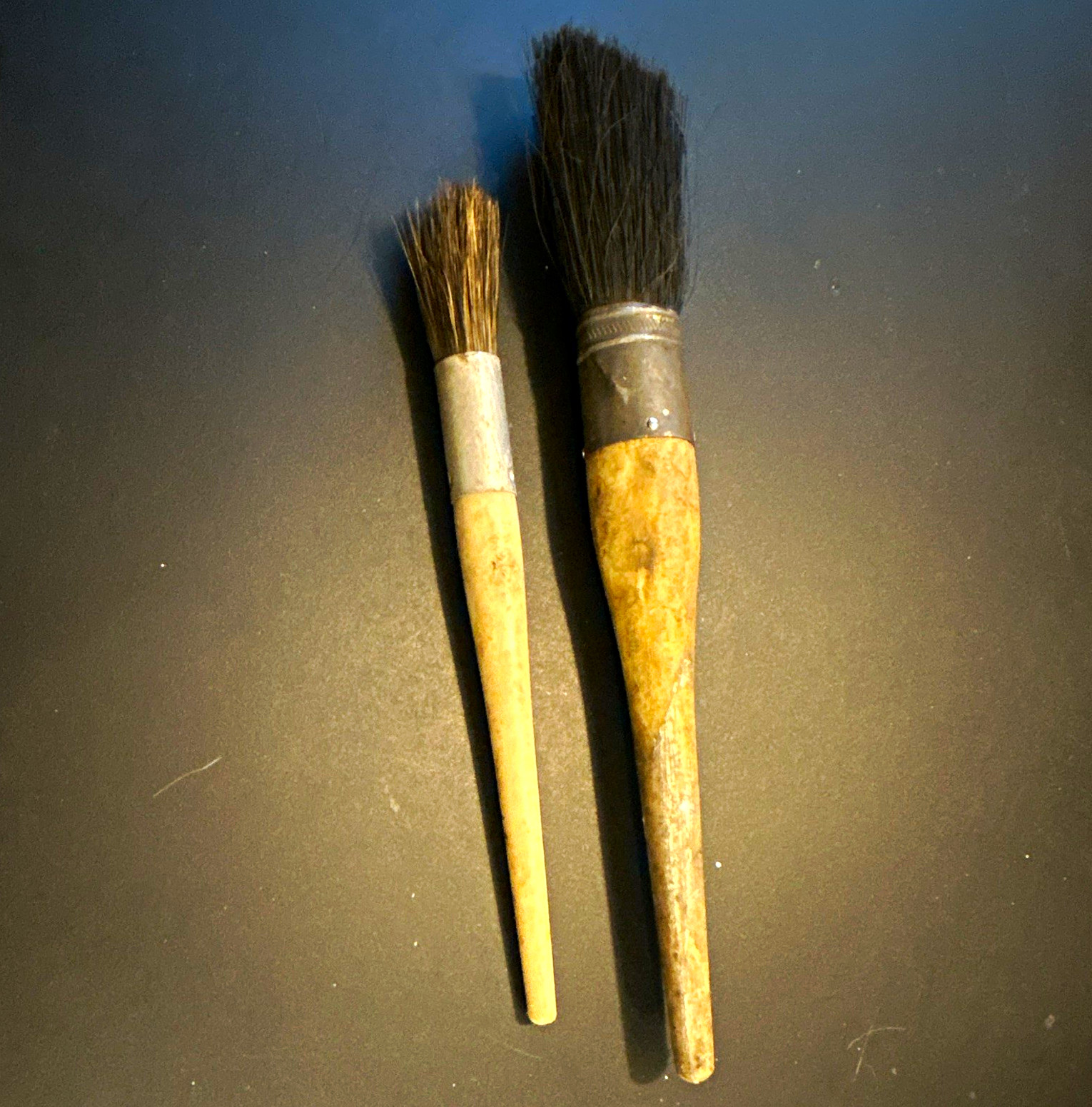 2pc Vintage Round Natural Bristle Firm Paint Brushes Wood Handle 1in & 2in X-100