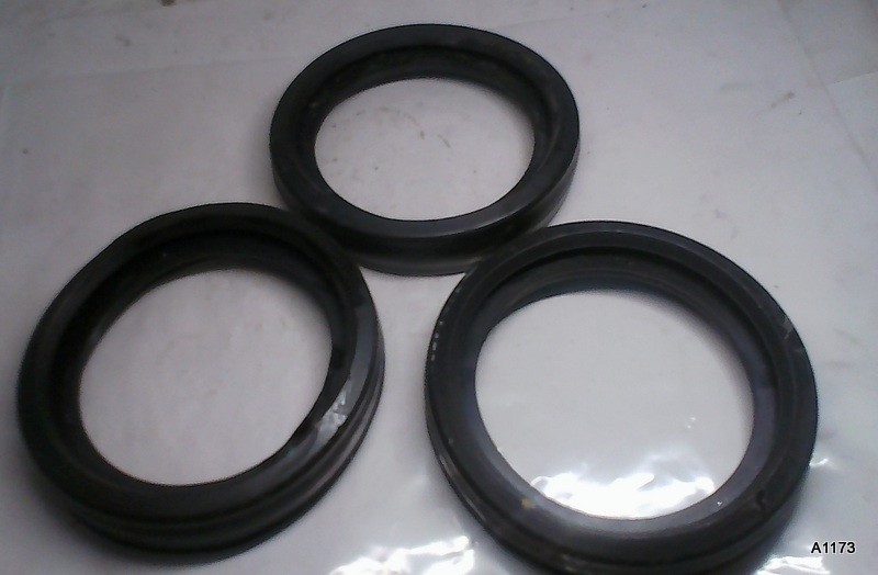 HP-170 Rigid Coupling Rubber Inner Seal 4" Inner Diameter 177N 170N