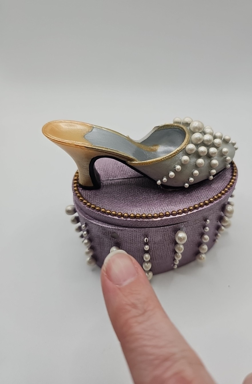 Pearl Shoe Trinket Box Resin