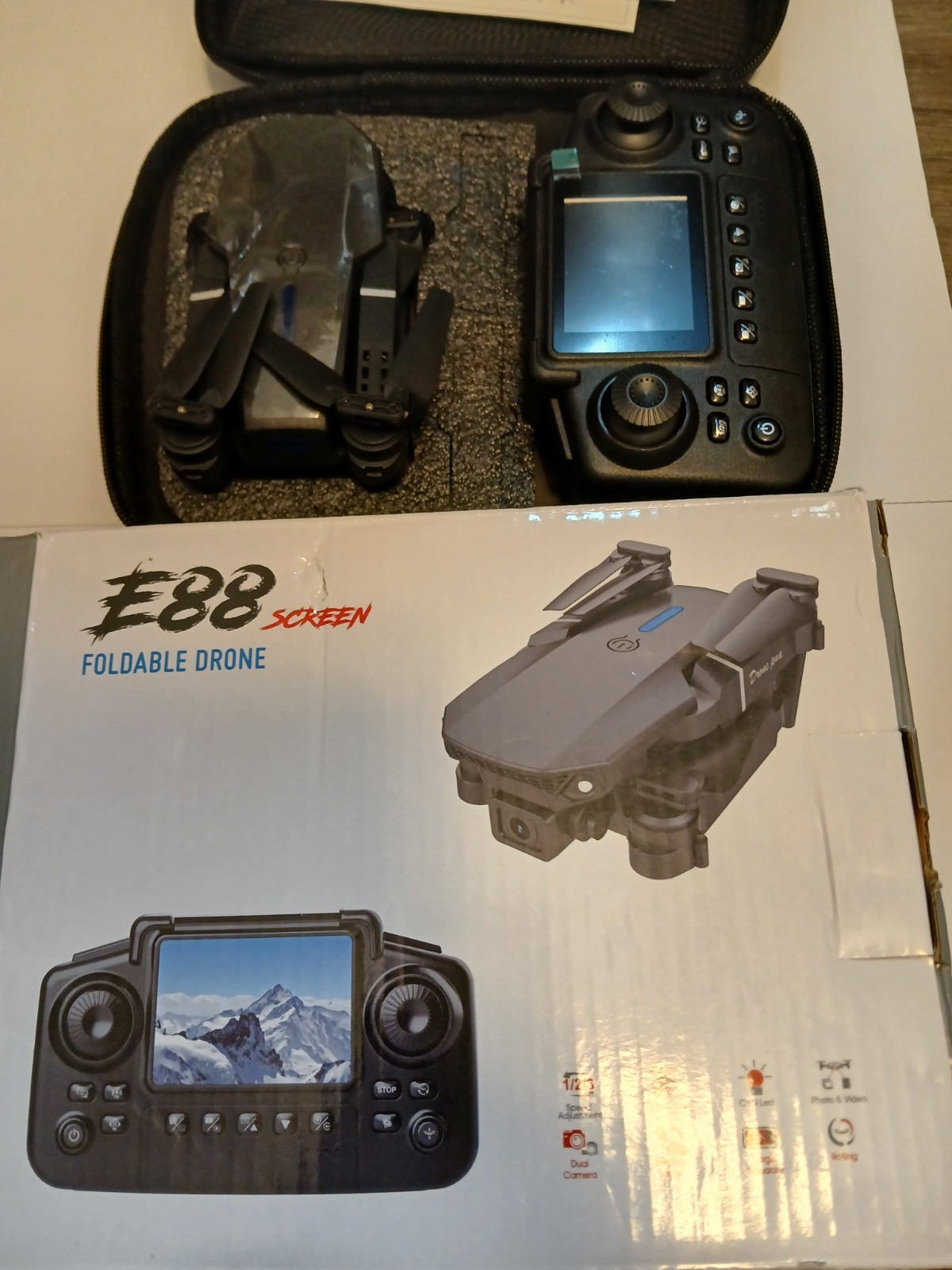 FOLDABLE DRONE MODEL E88