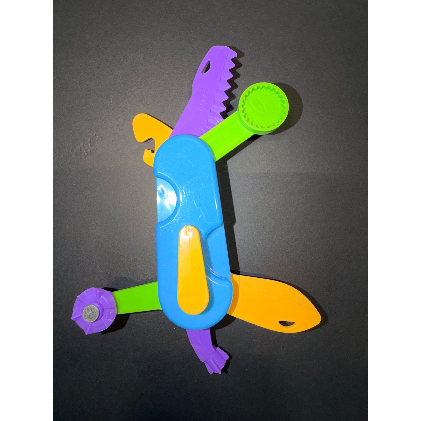 Play-Doh Multi-Tool Swiss Army Style Arts Crafts Modeling Toy