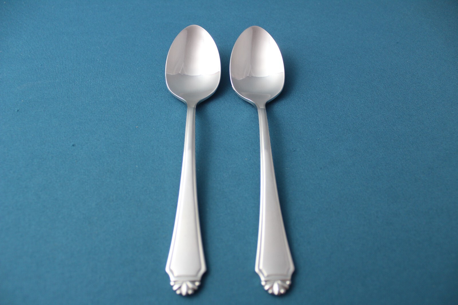 Oneida HENLEY Teaspoons (Set of 2) Stainless CUBE Mark 6 1/8"