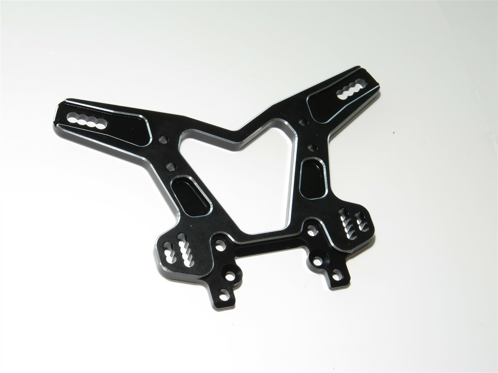 TLR04009 LOSI TLR 8IGHT-XT/XTE TRUGGY FRONT SHOCK TOWER