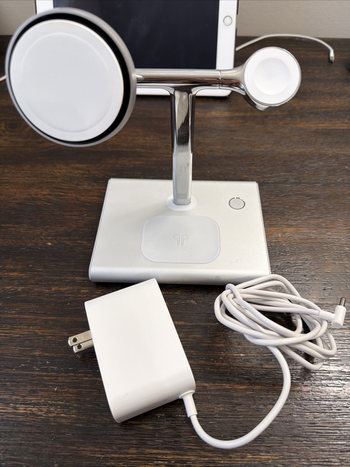 Insignia- 3-in-1 Wireless Charger W/MagSafe 15w Turbo+ Cooling Technology USED