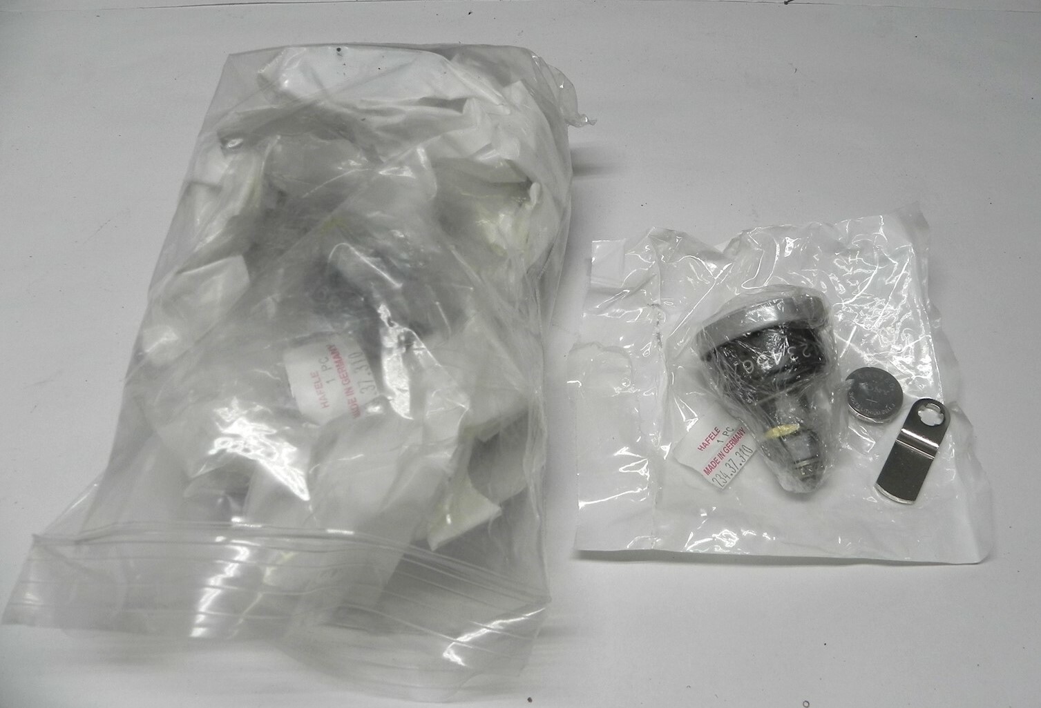 BECODE ELECTRIC COMBINATION LOCK FOR CABINET/LOCKER 9 IN BAG HAFELE# 234-37-310