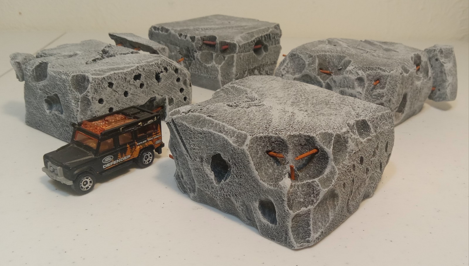 Miniature Terrain-2 " tall 4" × 4" CONCRETE RUINS for Wargaming