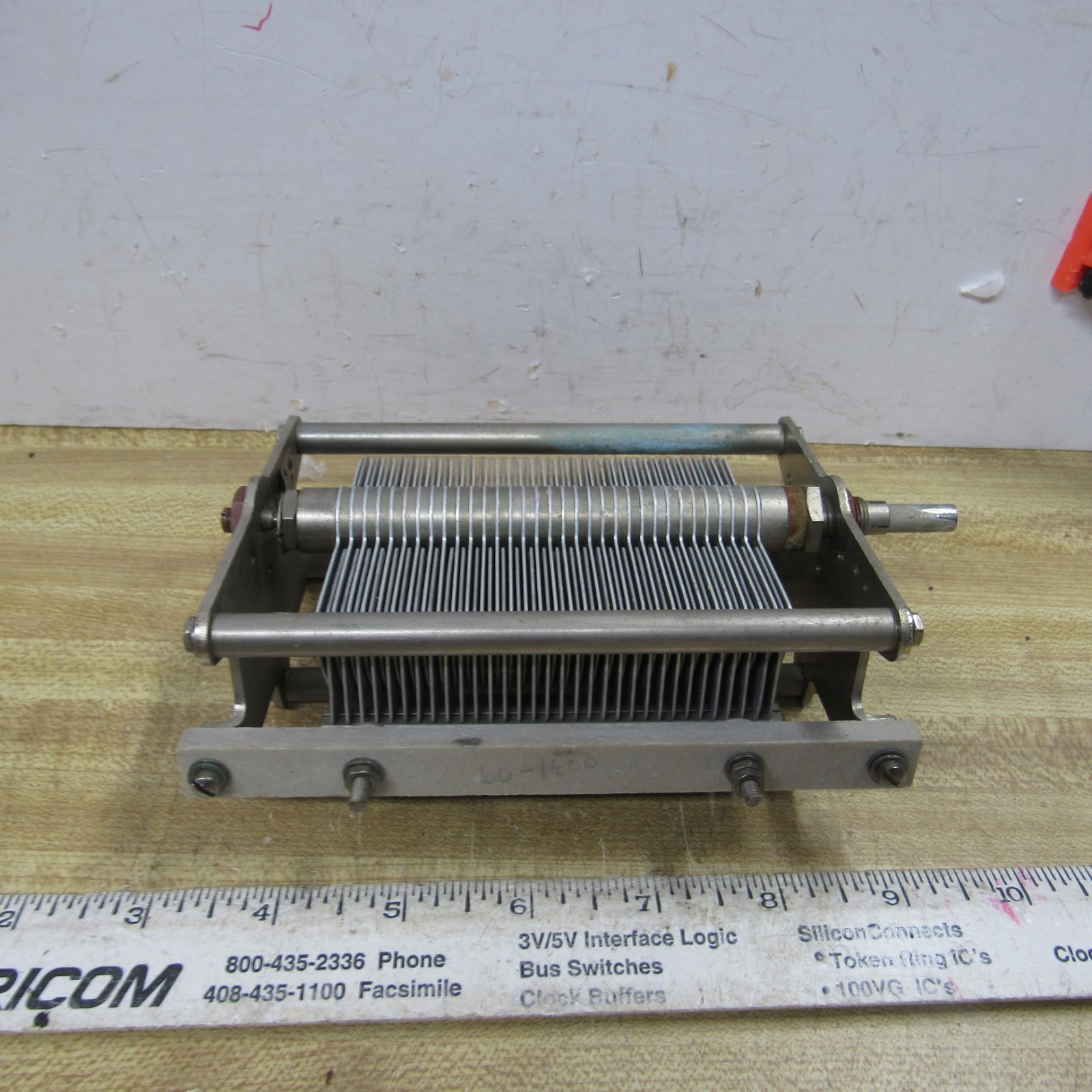 VARIABLE CAPACITOR TRANSMITTING 1600 pF 45 to 1616 pF 1/4 in shaft