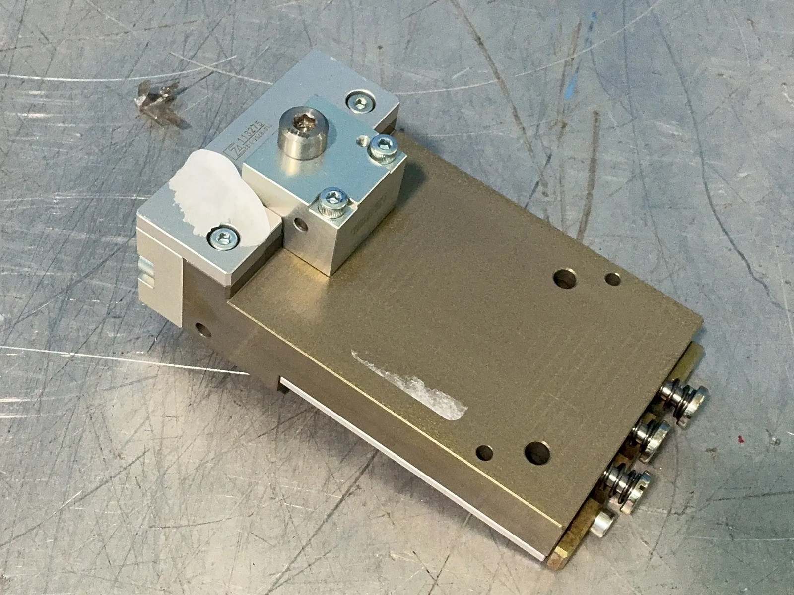 CELL MOUNT