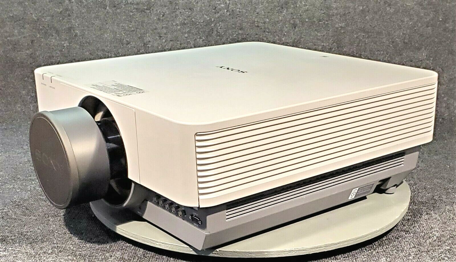 SONY VPL-FH500 WUXGA PROJECTOR w/ REMOTE CONTROL, LENS COVER. ONLY 285 LAMP HRS!