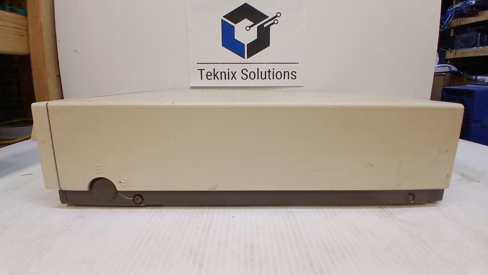 Vintage IBM Personal System/2 Model 30 8530-002 *POWERS ON* *UNTESTED* *READ!*