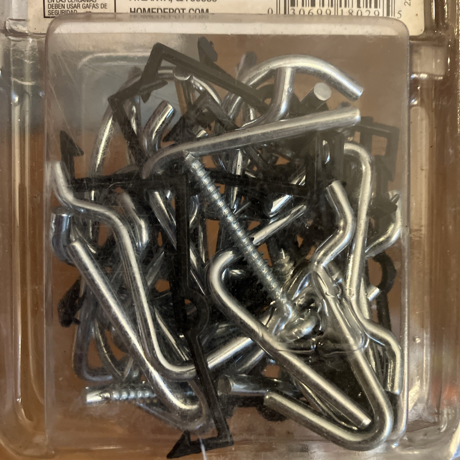 Everbilt Locking Peg Hook Assortment 32Pcs