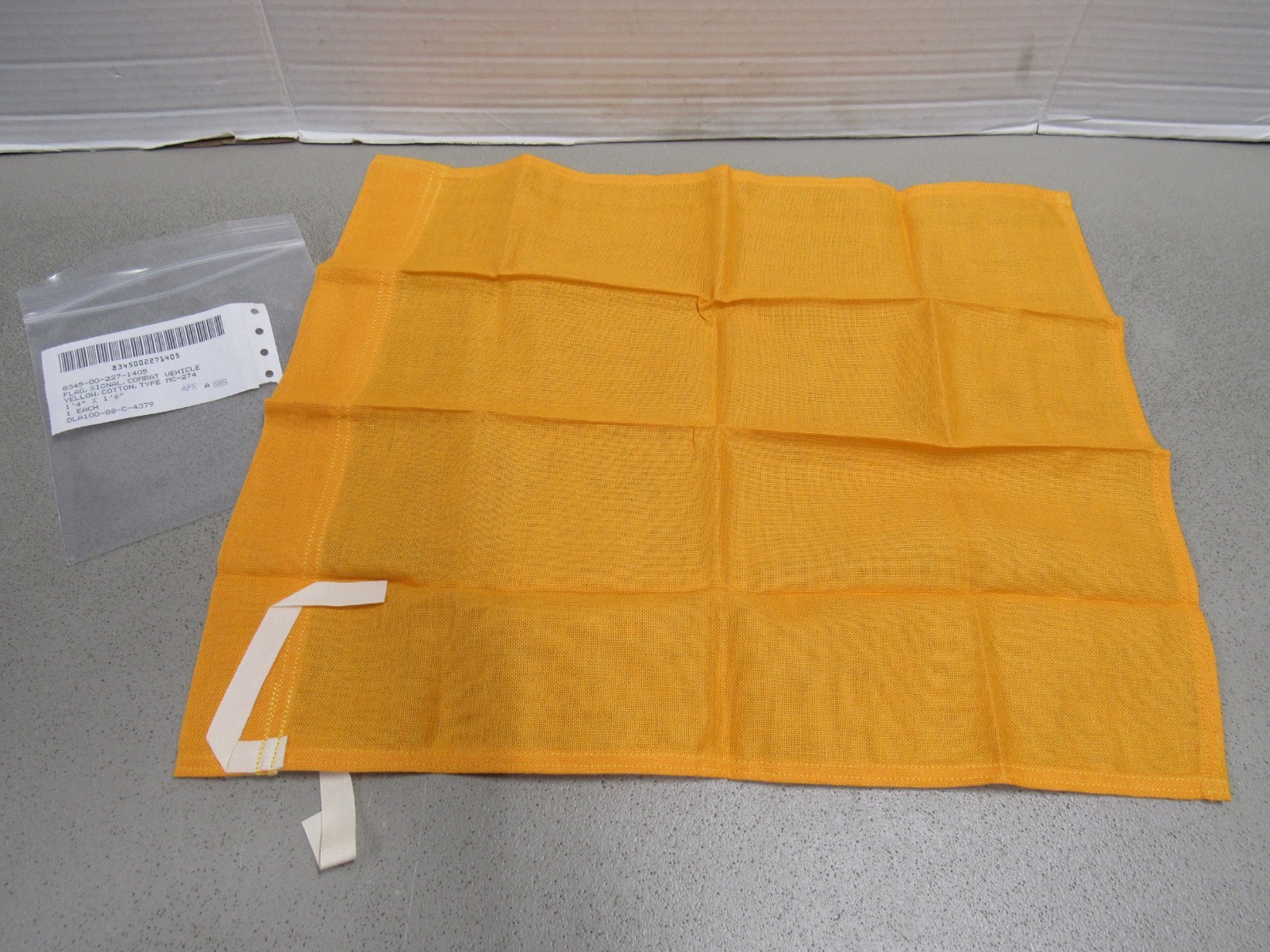 US M-274 Yellow Signal Flag Tank Armoured Vehicle Military 1980s Era Cotton