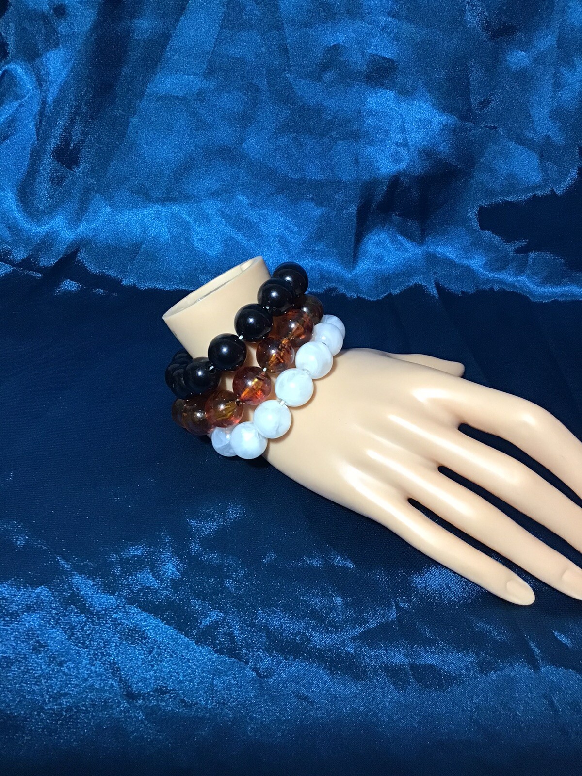3 VTG Lucite Marbled Ball Bead Stretch Bracelets Never Worn Black Amber White