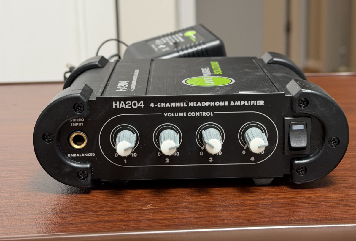 Live Wire Solutions HA204 4-Channel Headphone Amplifier w/ Power Supply & Box