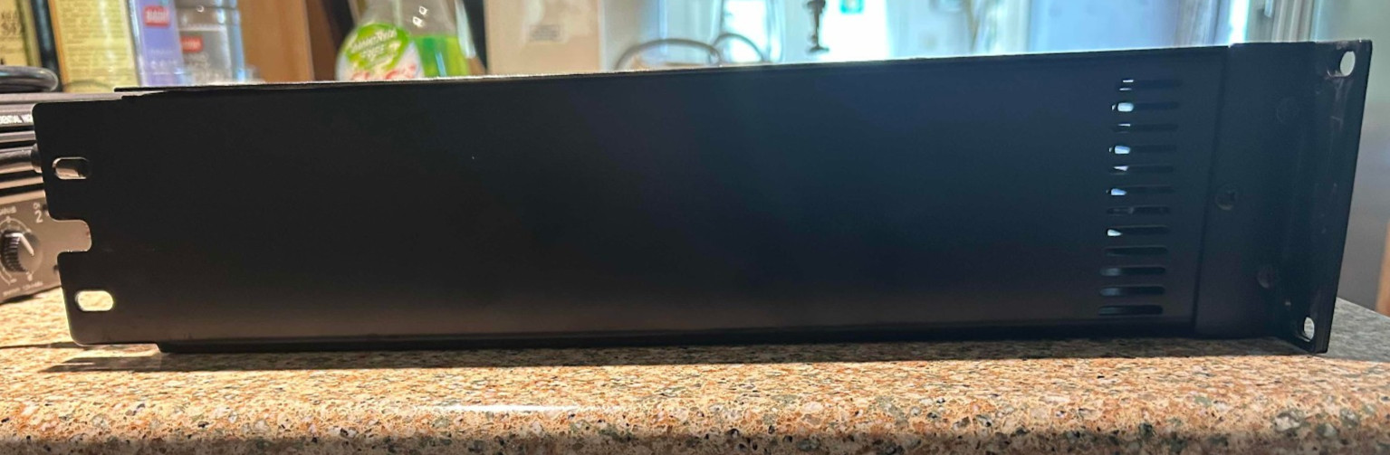 Tapco Juice Model J-2500 Power Amplifier
