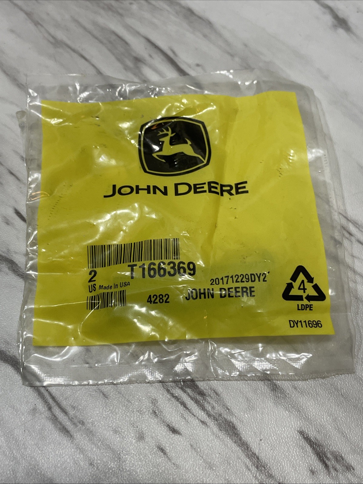 John Deere 2-Pack Screw Set T166369