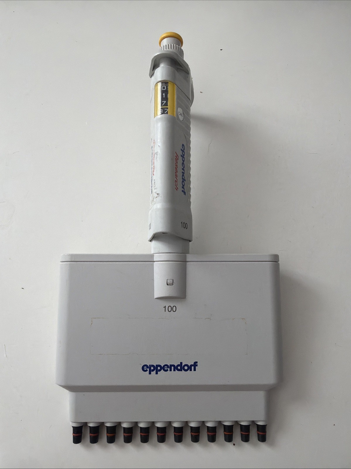 Eppendorf Research Pipette 10-100 uL 4454603 12 Channel