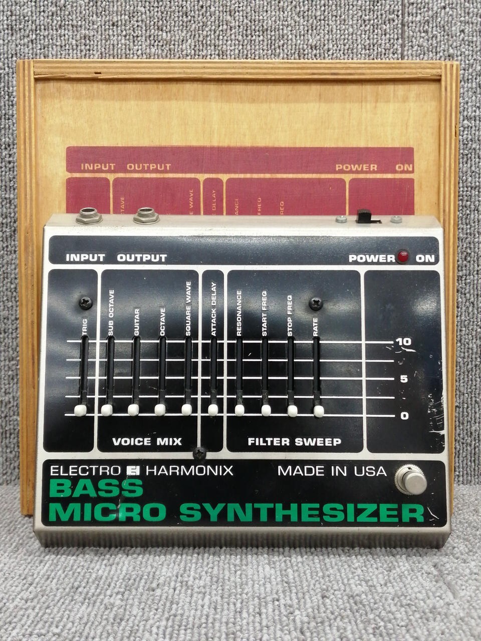 Electro-Harmonix Bass MicroSynth Guitar Effects Micro Synth Synthesizer Pedal