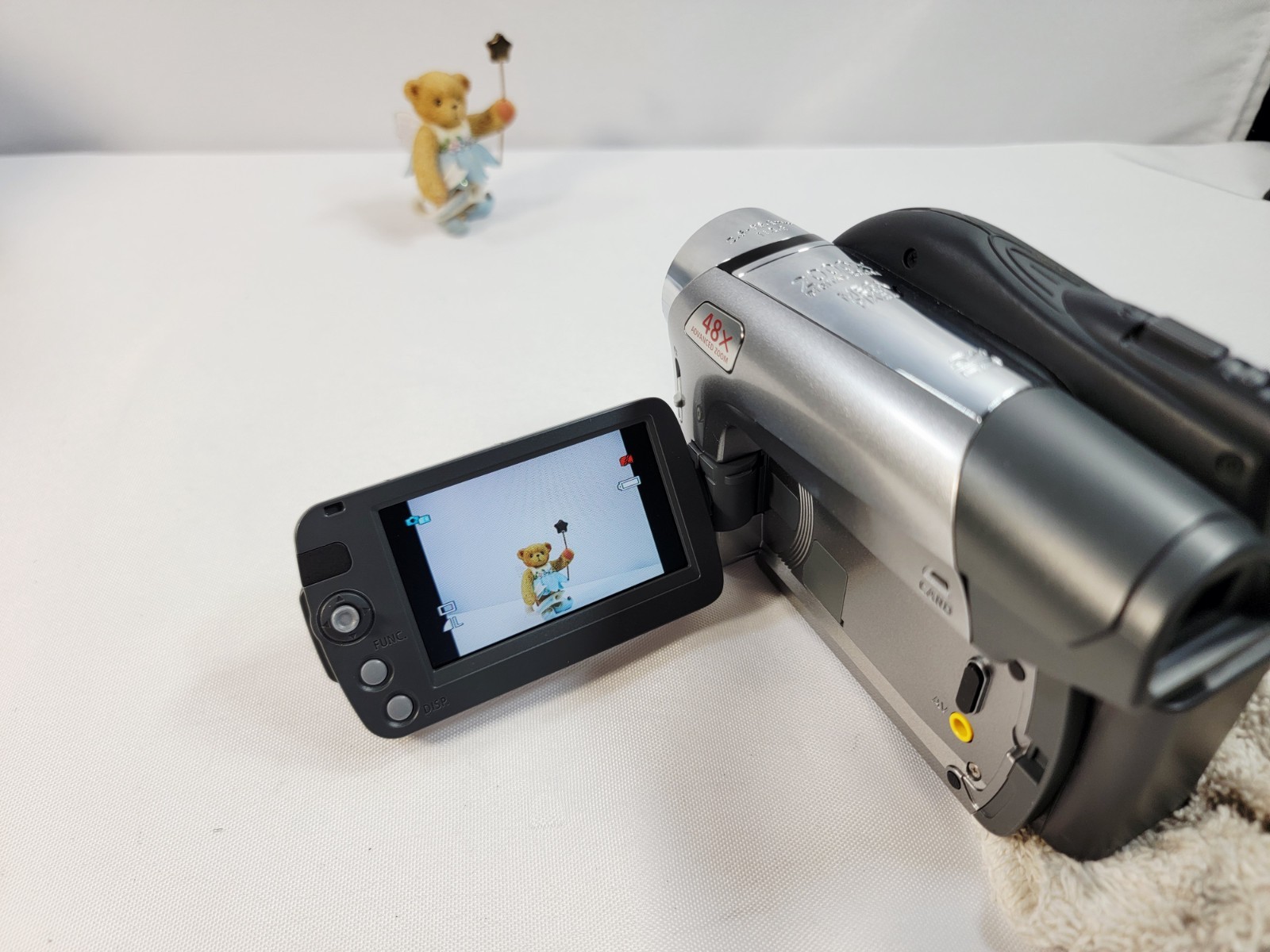 Canon DC330 DVD Camcorder with 37x Optical Zoom, Bundle