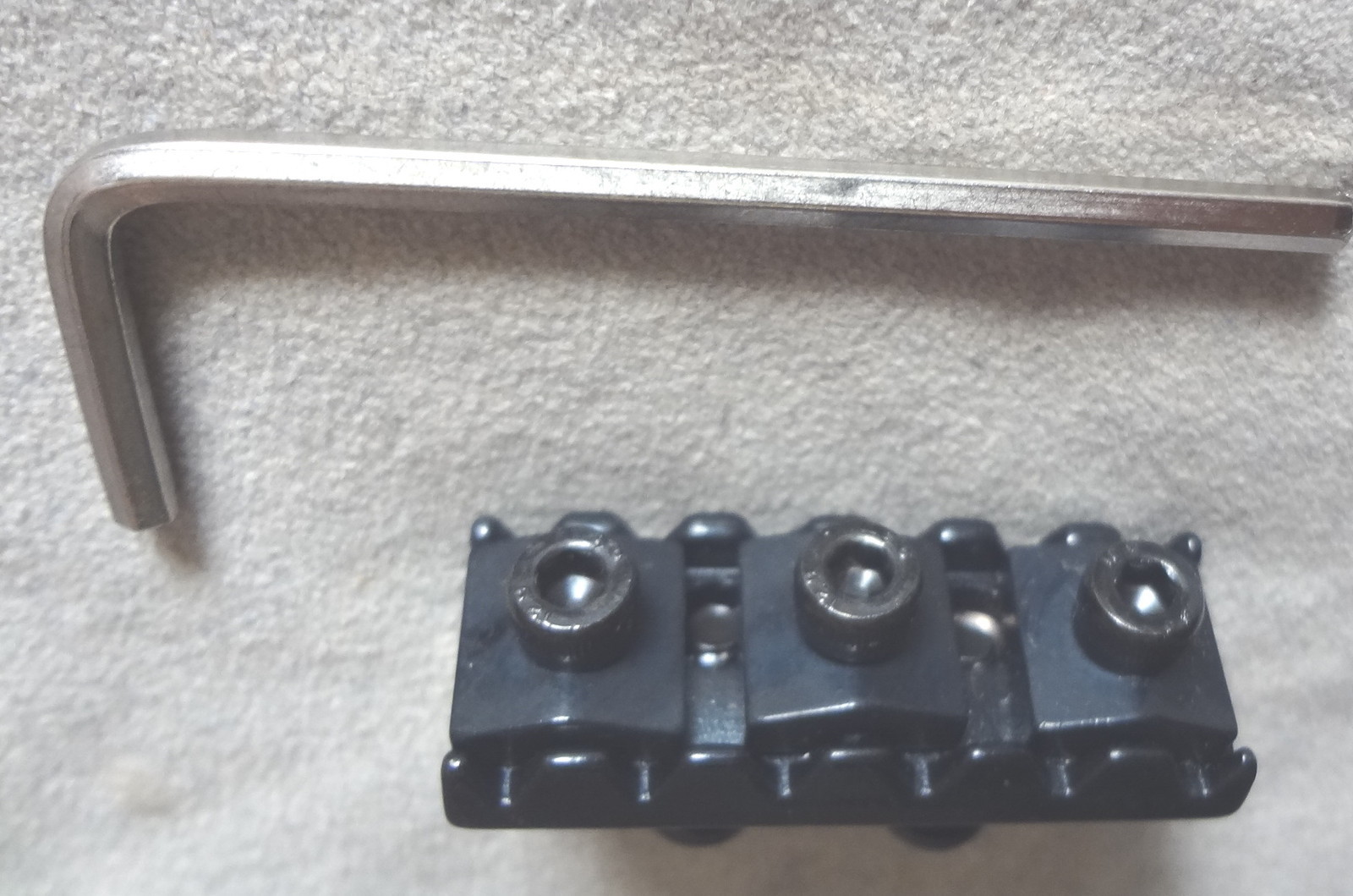 FLOYD ROSE Lic. LOCKING NUT MIGHTY MITE BLACK 43MM Bottom Mnt 4 Electric Guitar
