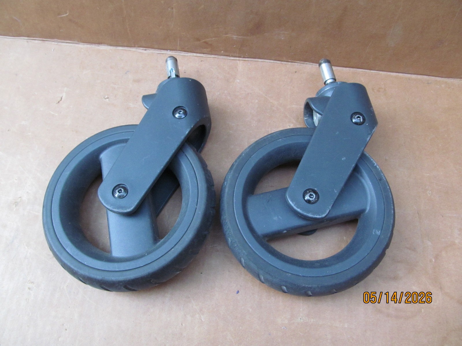 Lalo baby stroller parts: 2 front wheels
