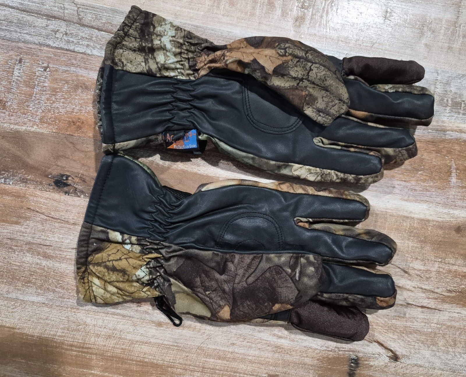 Advantage Timber Gloves Size Large Water Resistant