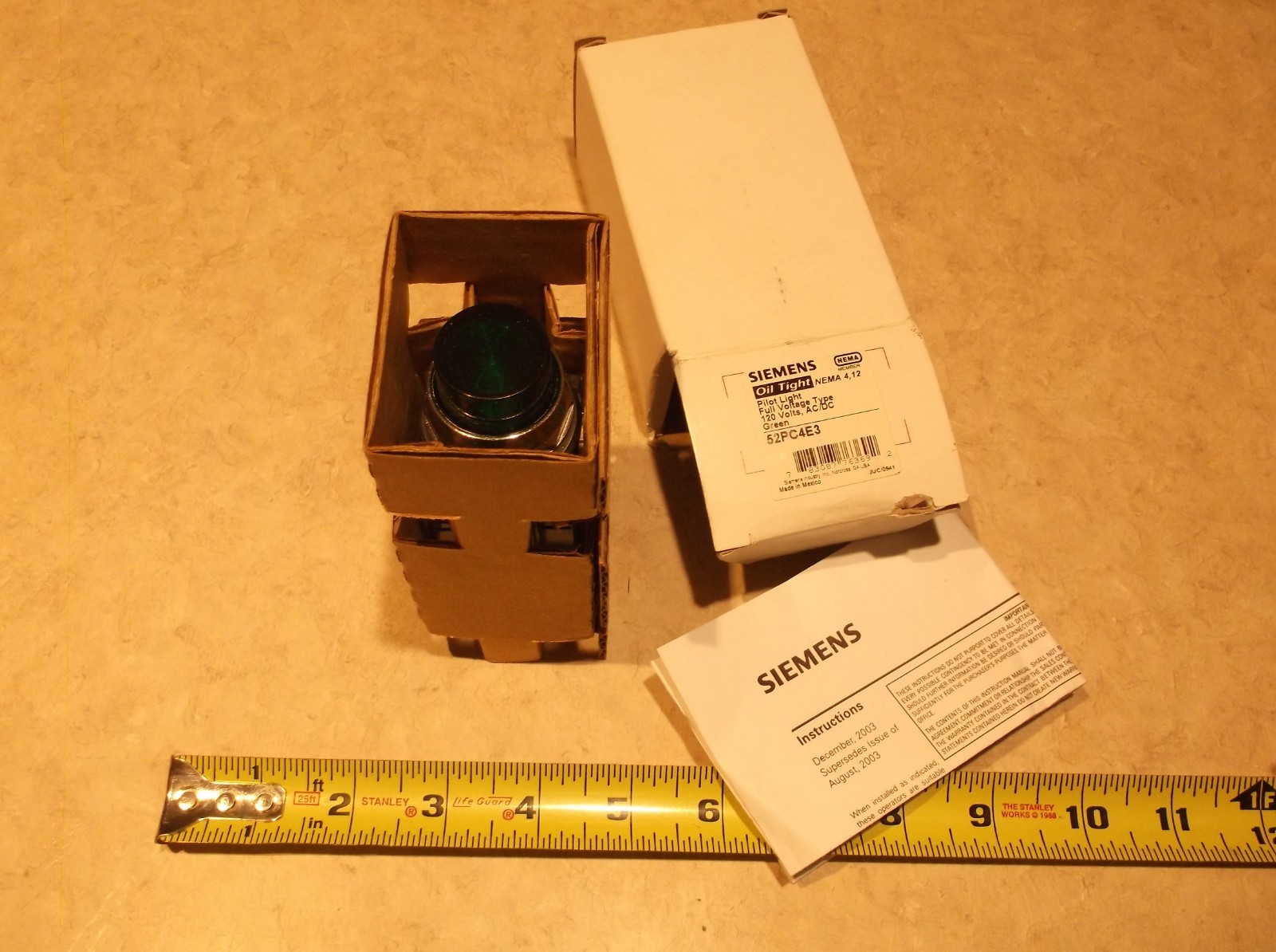 SIEMENS FURNAS 52PC4E3 PILOT LIGHT 120 VOLT 120V AC/DC GREEN