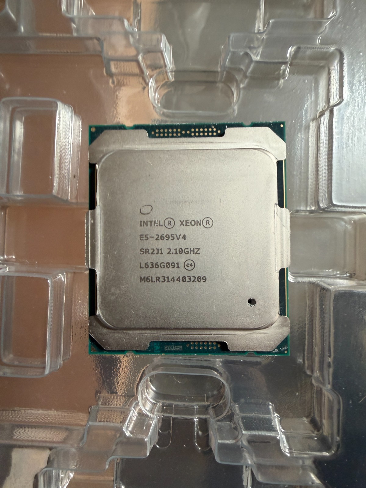 Intel Xeon E5-2695 v4 18-Core 36-Thread 2.10GHz LGA2011-3 Server Processor CPU