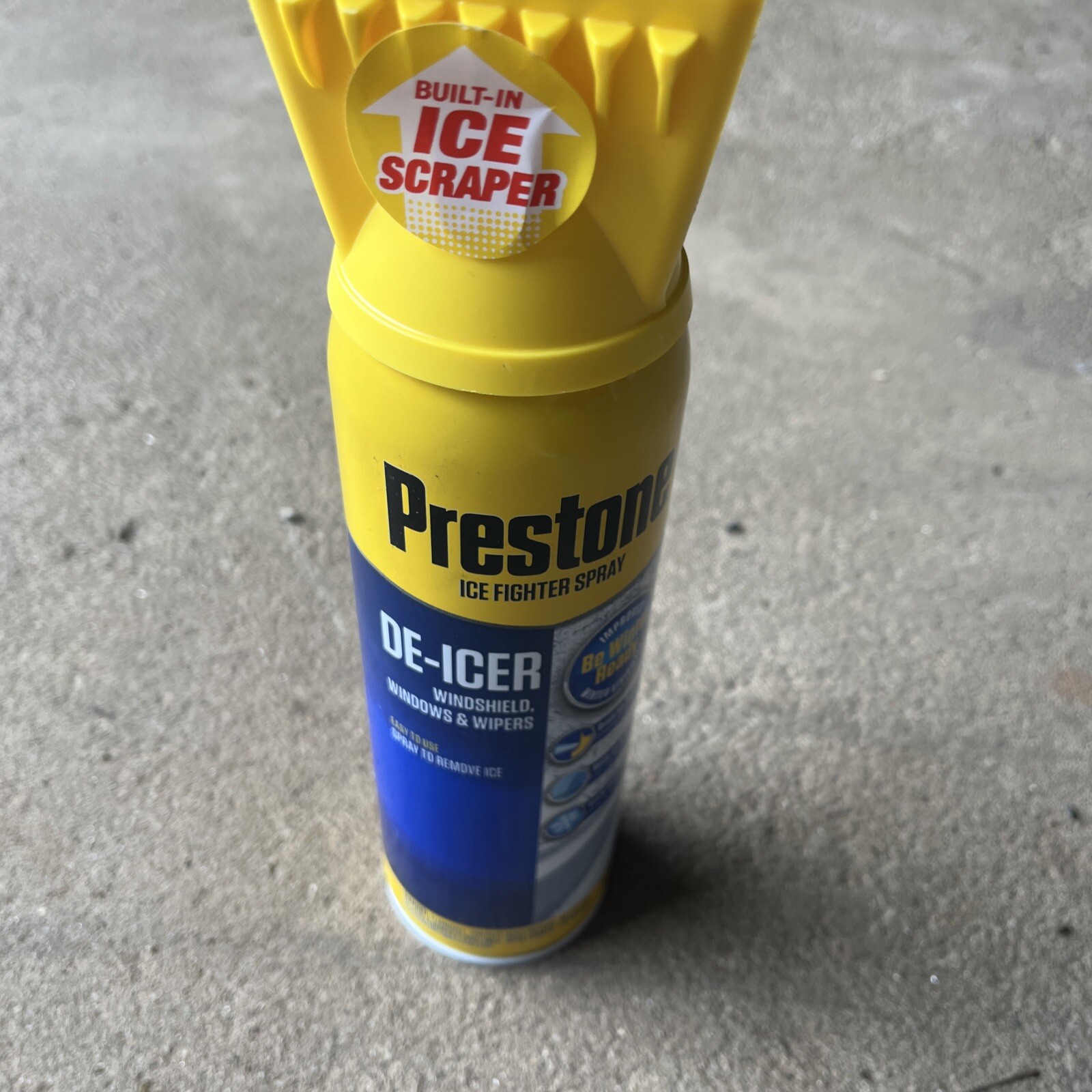 Prestone Windshield De-Icer 17 oz Spray w/ Built In Scraper Large Size AS-244