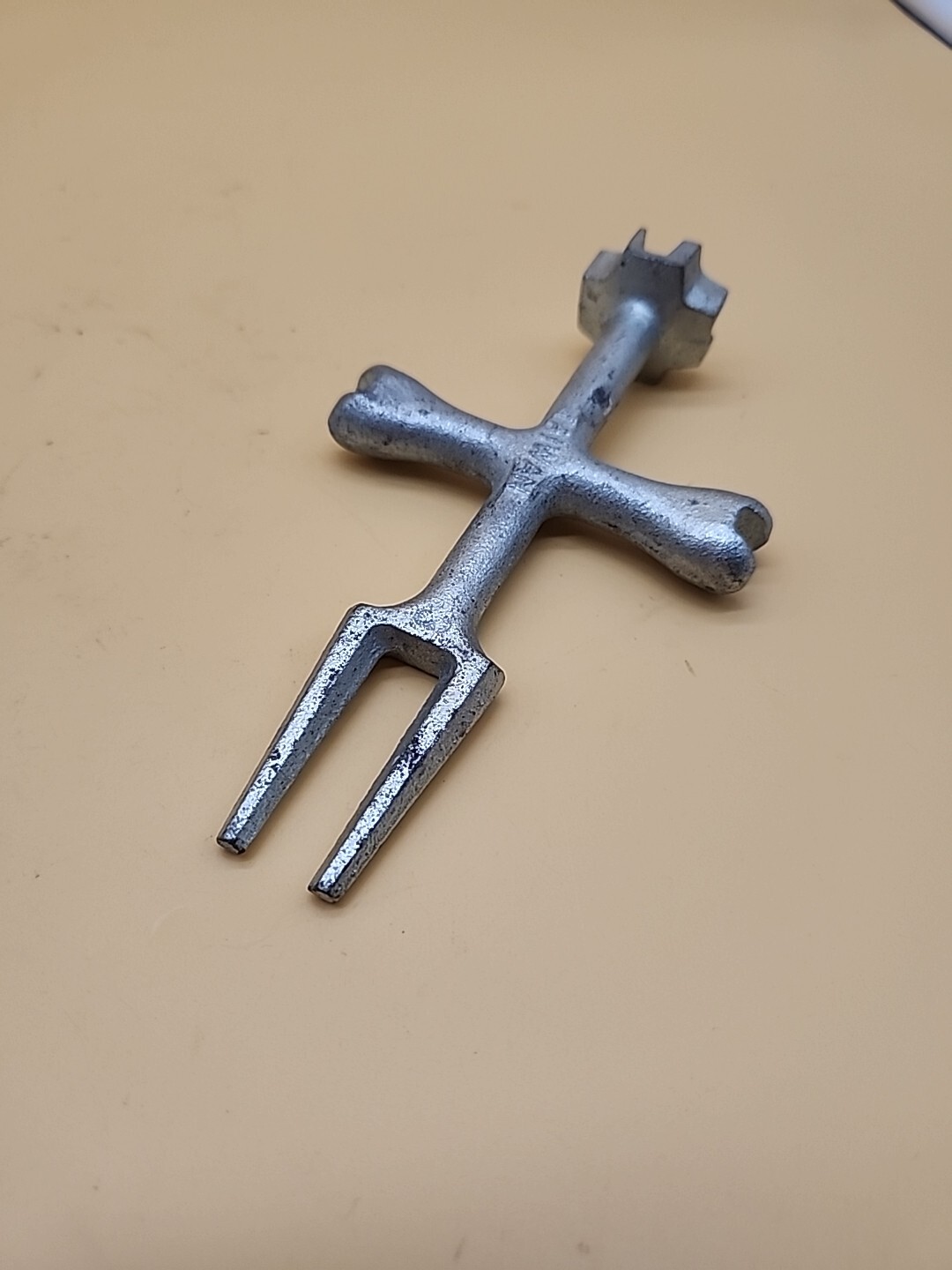 Pop-Up Plug Wrench Taiwan