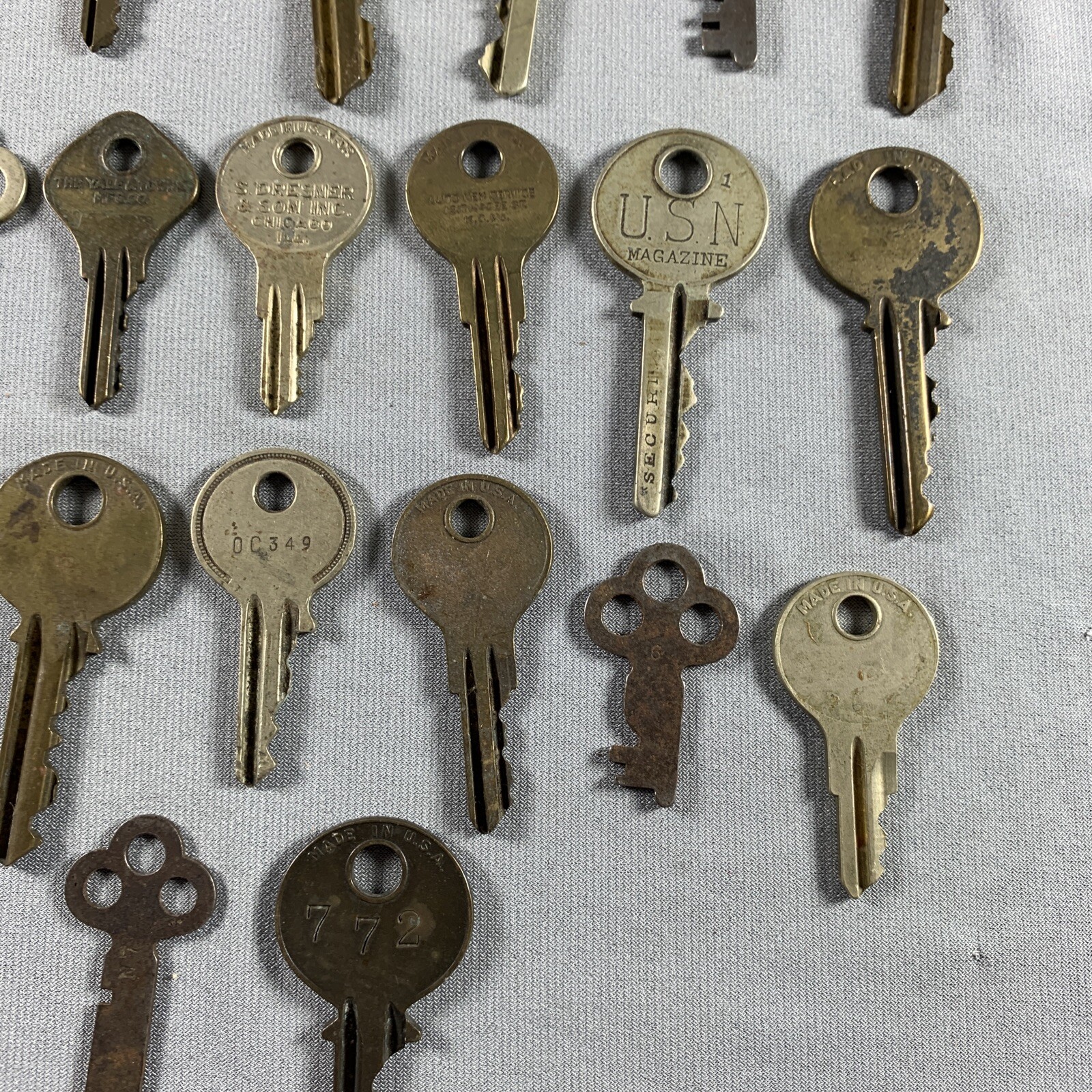 LOT Vtg Yale & Towne Keys