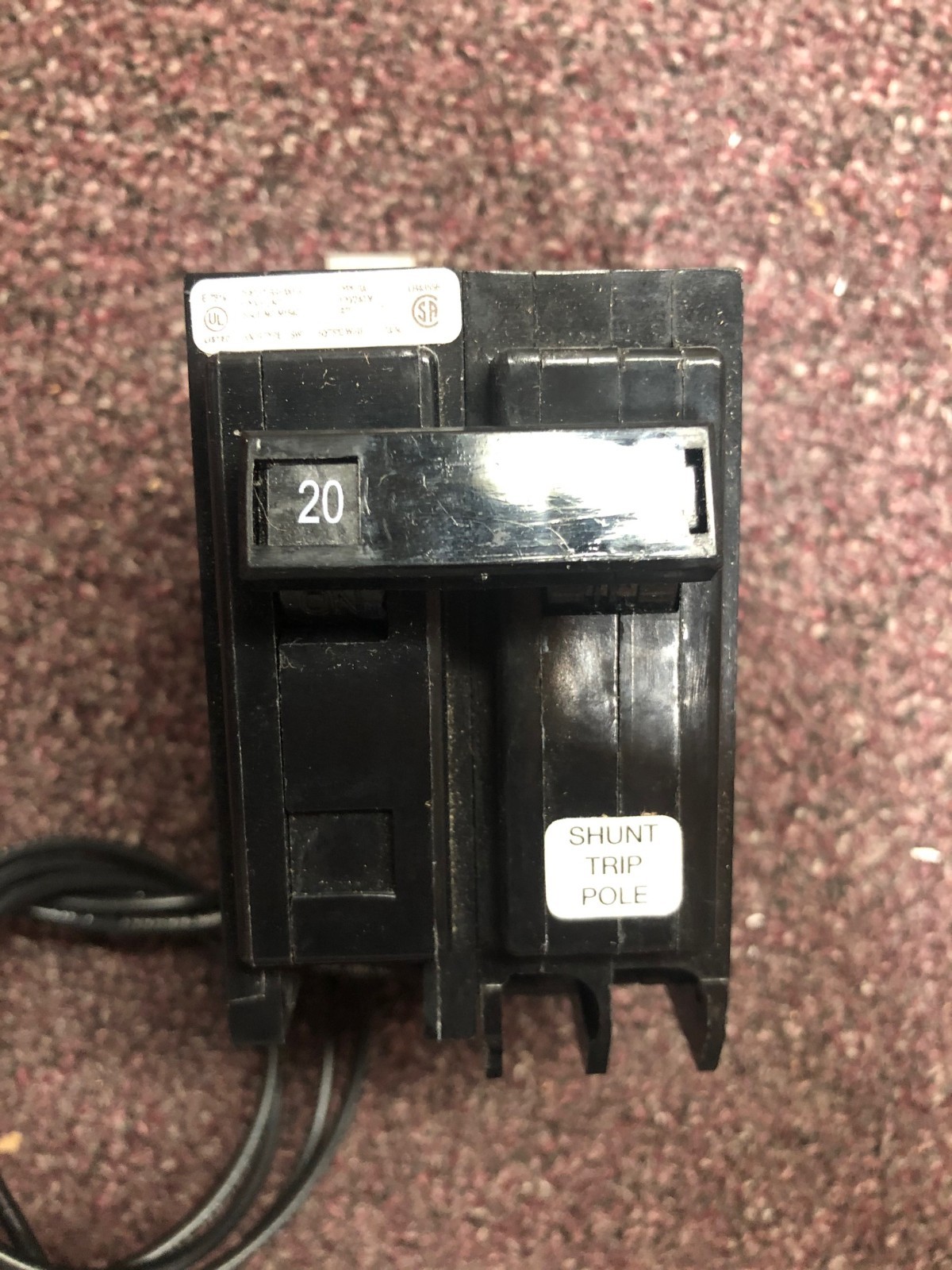 BAB1020S 1 Pole 20Amps 120/240V Bolt-On w/ 120V Shunt Trip NEW Breaker