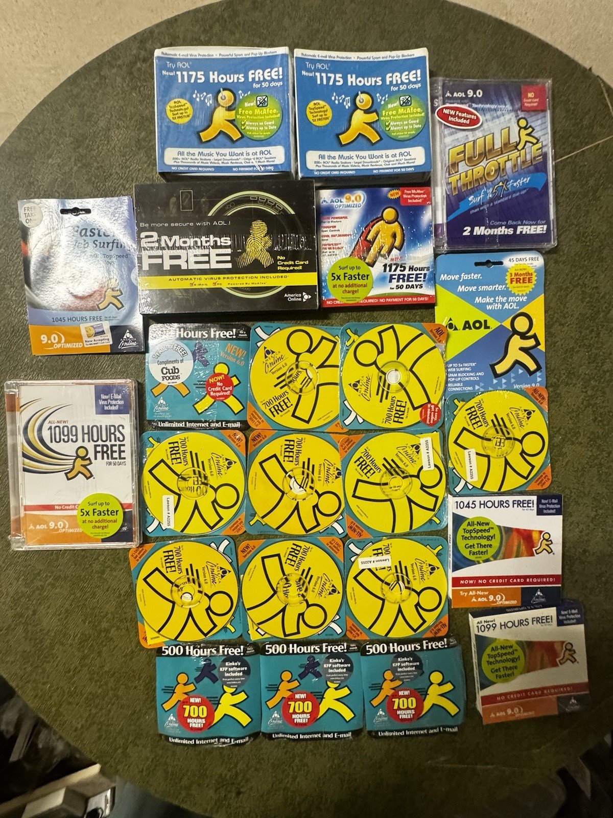 Lot of 20+ Vintage AOL Internet CDs – 500–1175 Hours Free – Rare Promo Discs