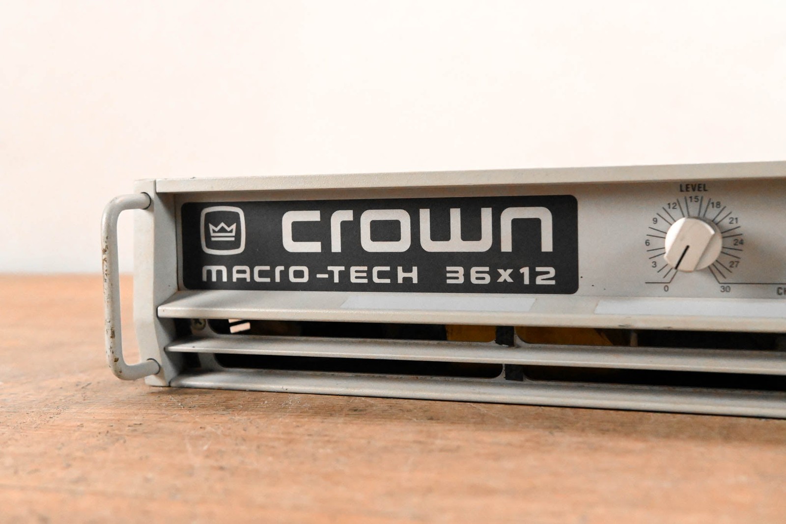 Crown Macro-Tech 36x12 2-Channel Power Amplifier CG01VR0