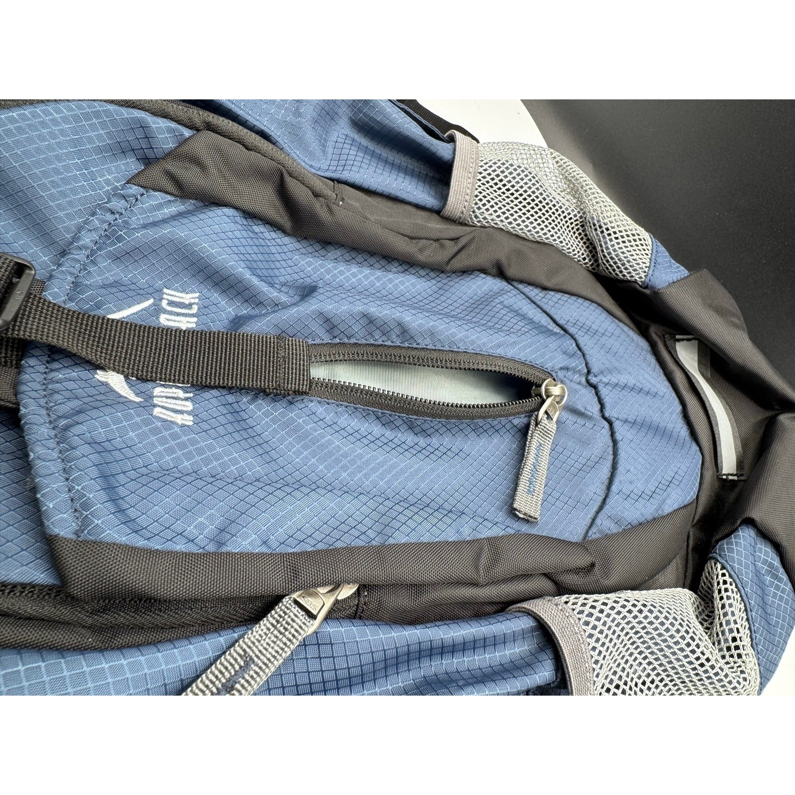 RUPUMPACK 18L Insulated Hydration Backpack Blue Daypack HikingRunning No Bladder