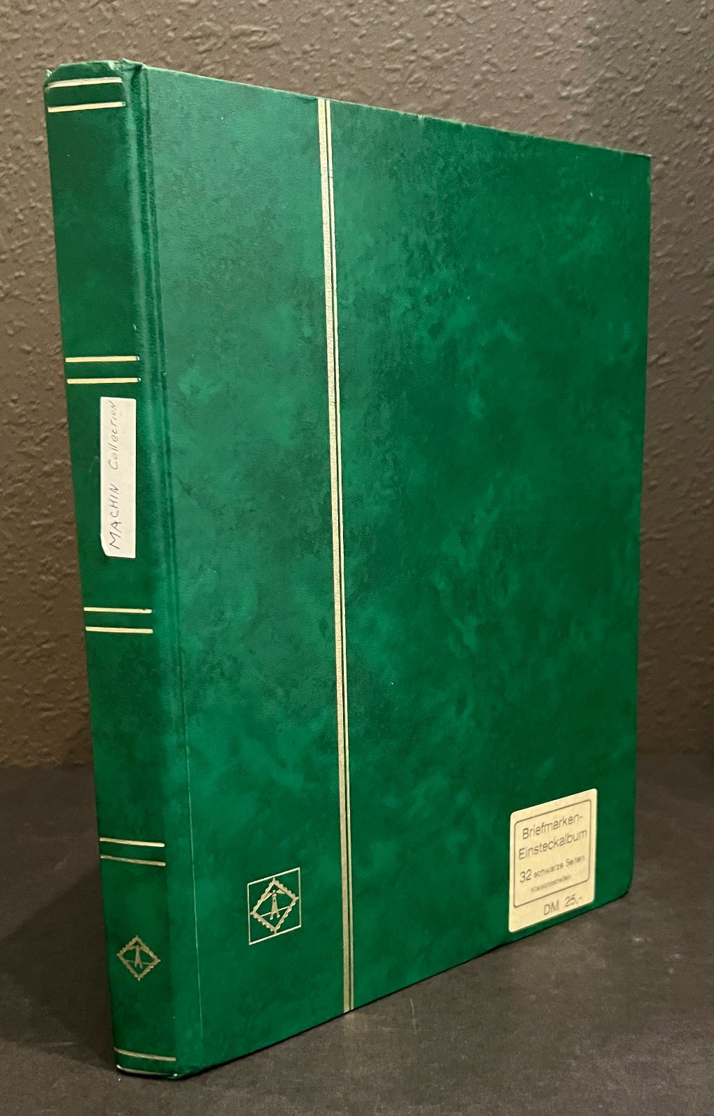 Machin Stamp Collection Stock Book Hundreds of Stamps Mint & Used ZAYIX