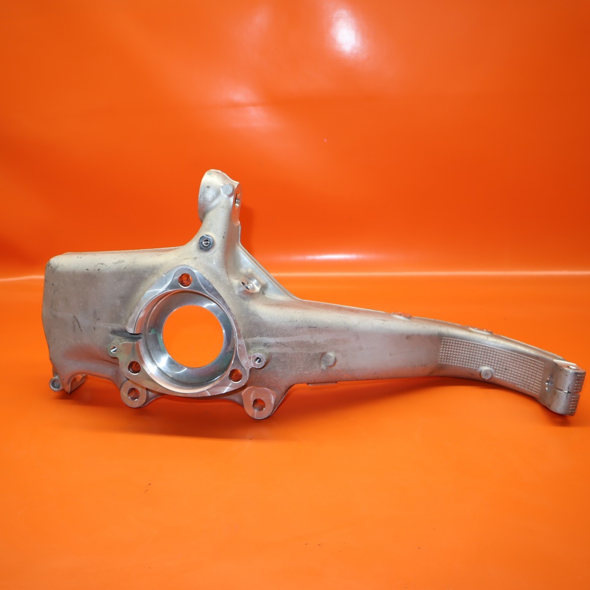 TESLA MODEL 3 KNUCKLE LEFT FRONT DRIVER 2017-2021 2022 2023 1044311-00-E RWD OEM