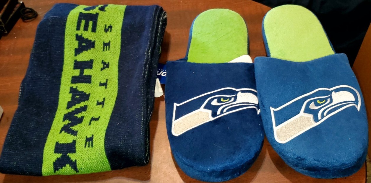 Seattle Seahawks Slippers & Scarf Combo NEW FOCO Mens XL 13/14 Team Colors