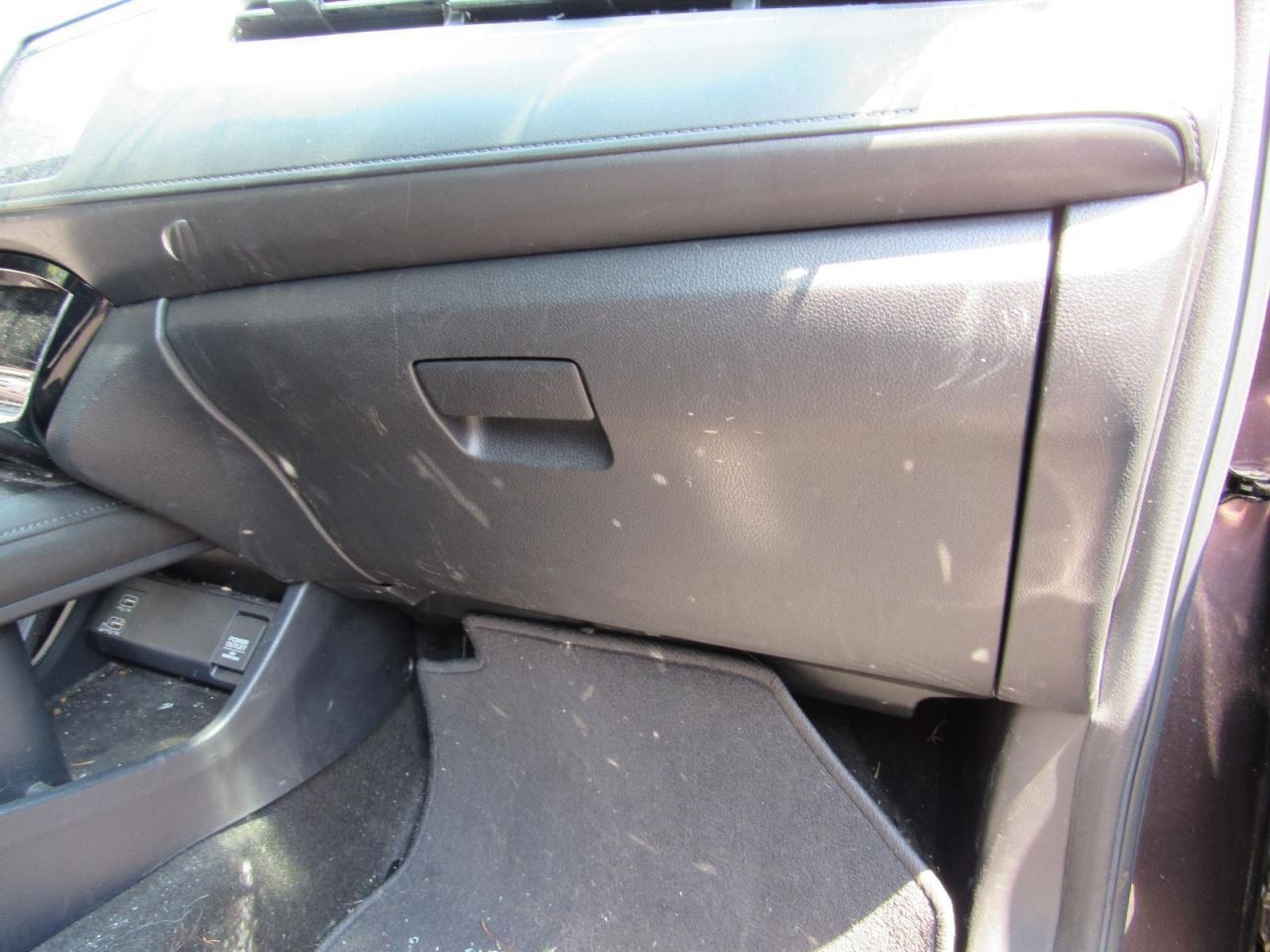 HR-V      2020 Glove Box 1053978