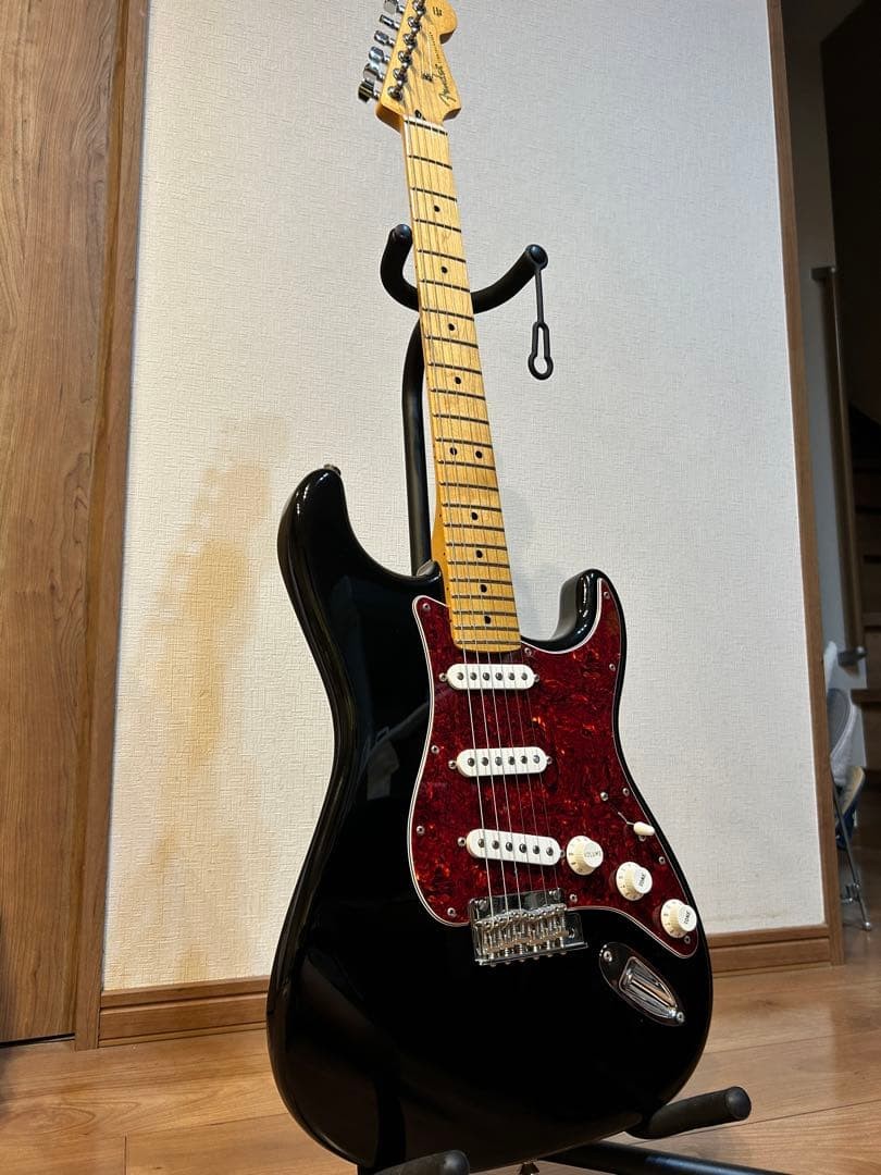 Mrs Wakai Koto Fender Stratocaster