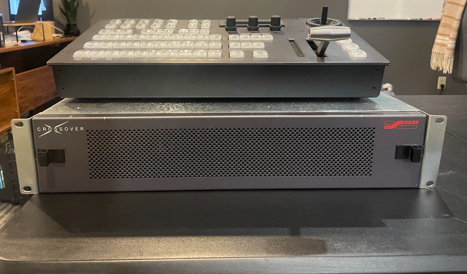 ROSS CROSSOVER 12-INPUT FRAME AND PANEL, VIDEO SWITCHER