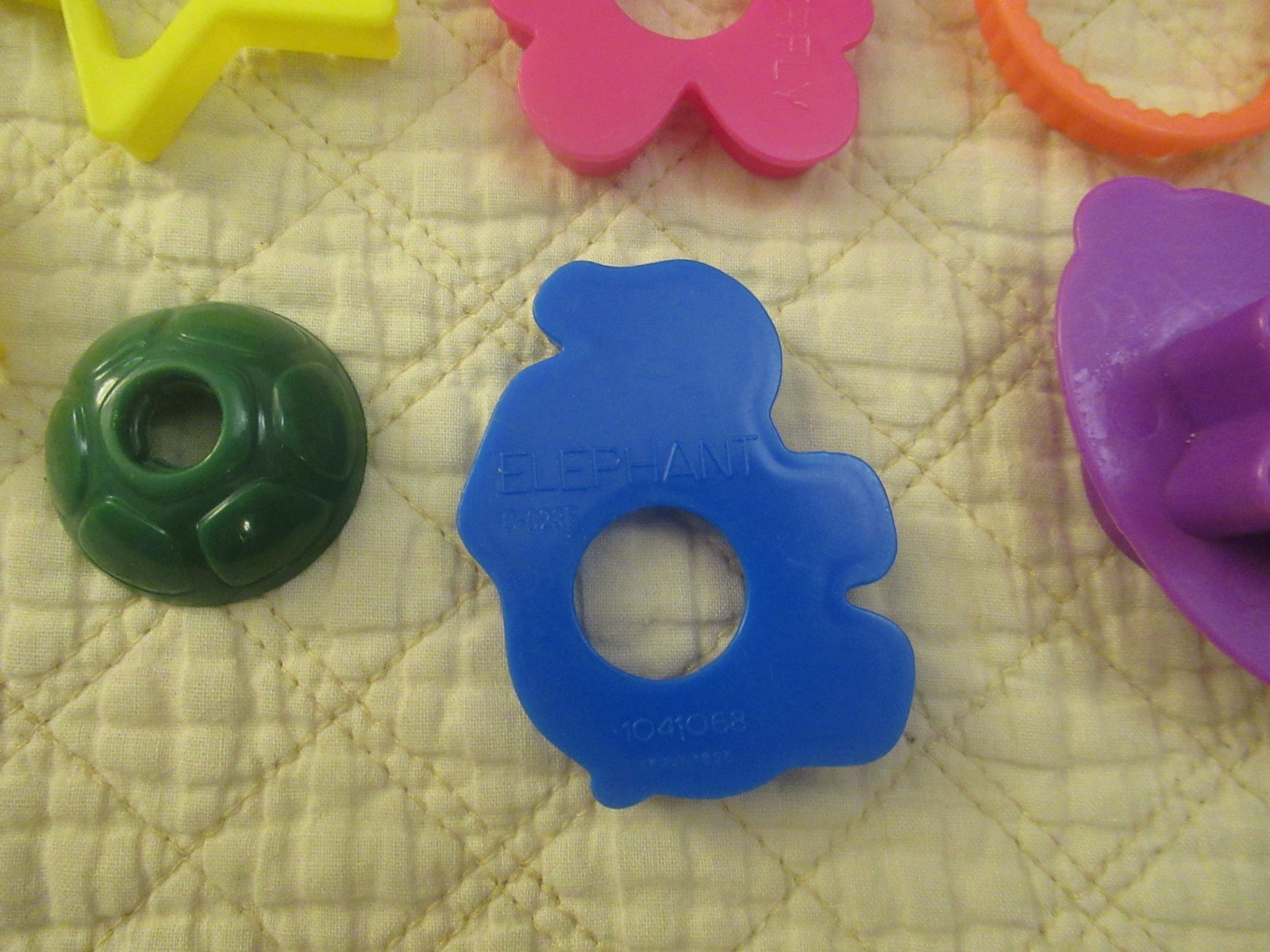 Play-Doh Stamper, Mold & Cutter Accessories Set (24 Pieces)