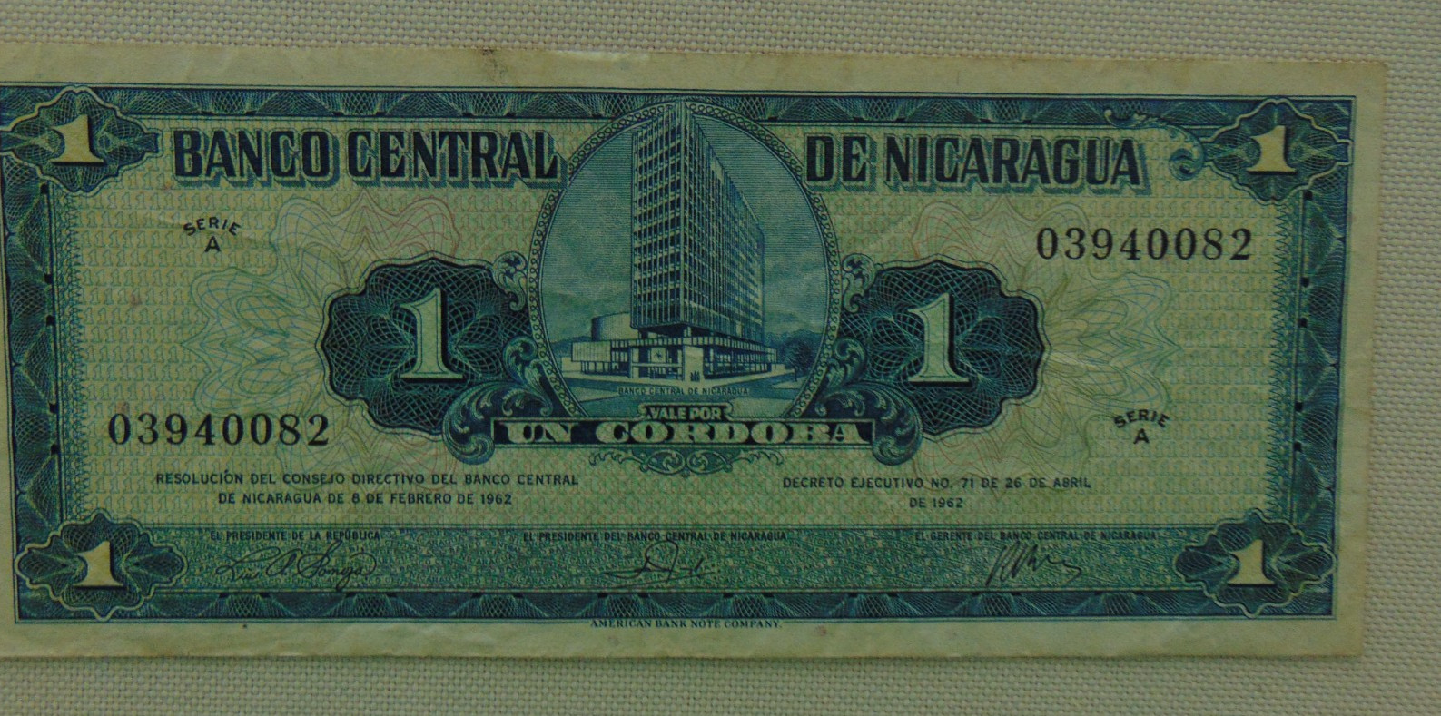 26.06#17: NICARAGUA 1 Cordoba 1962 A P-107 VF