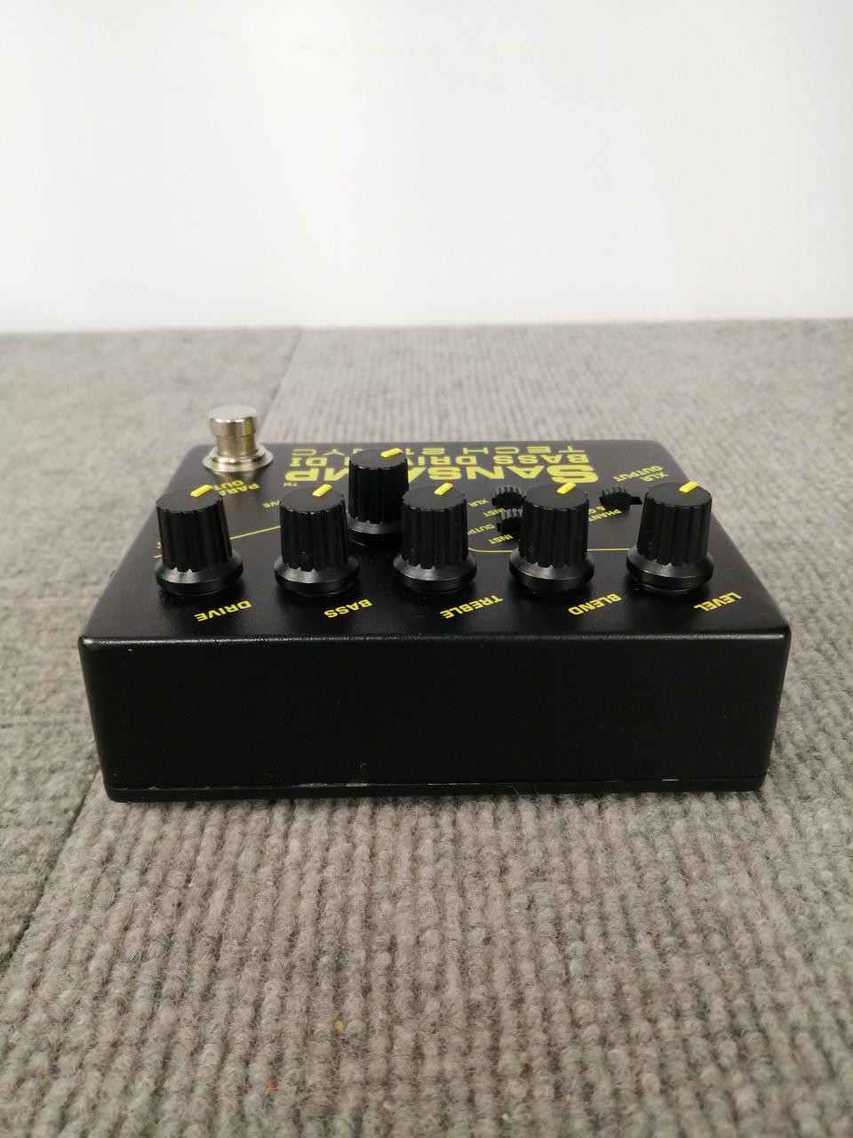 TECH21 SANS BASSDRIVER DI effector
