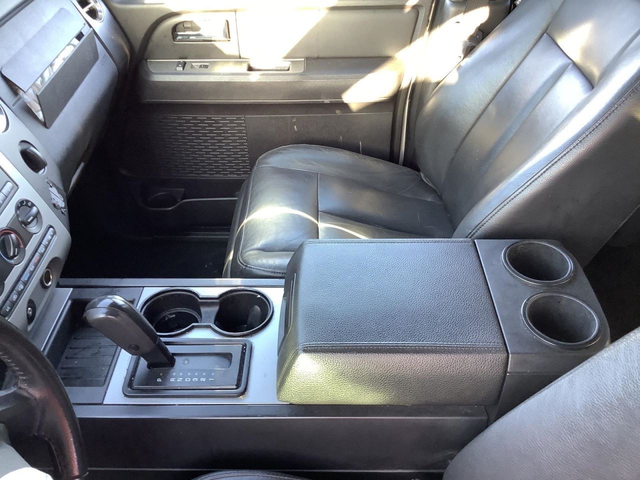 EXPEDITON 2008 Glove Box 4711865