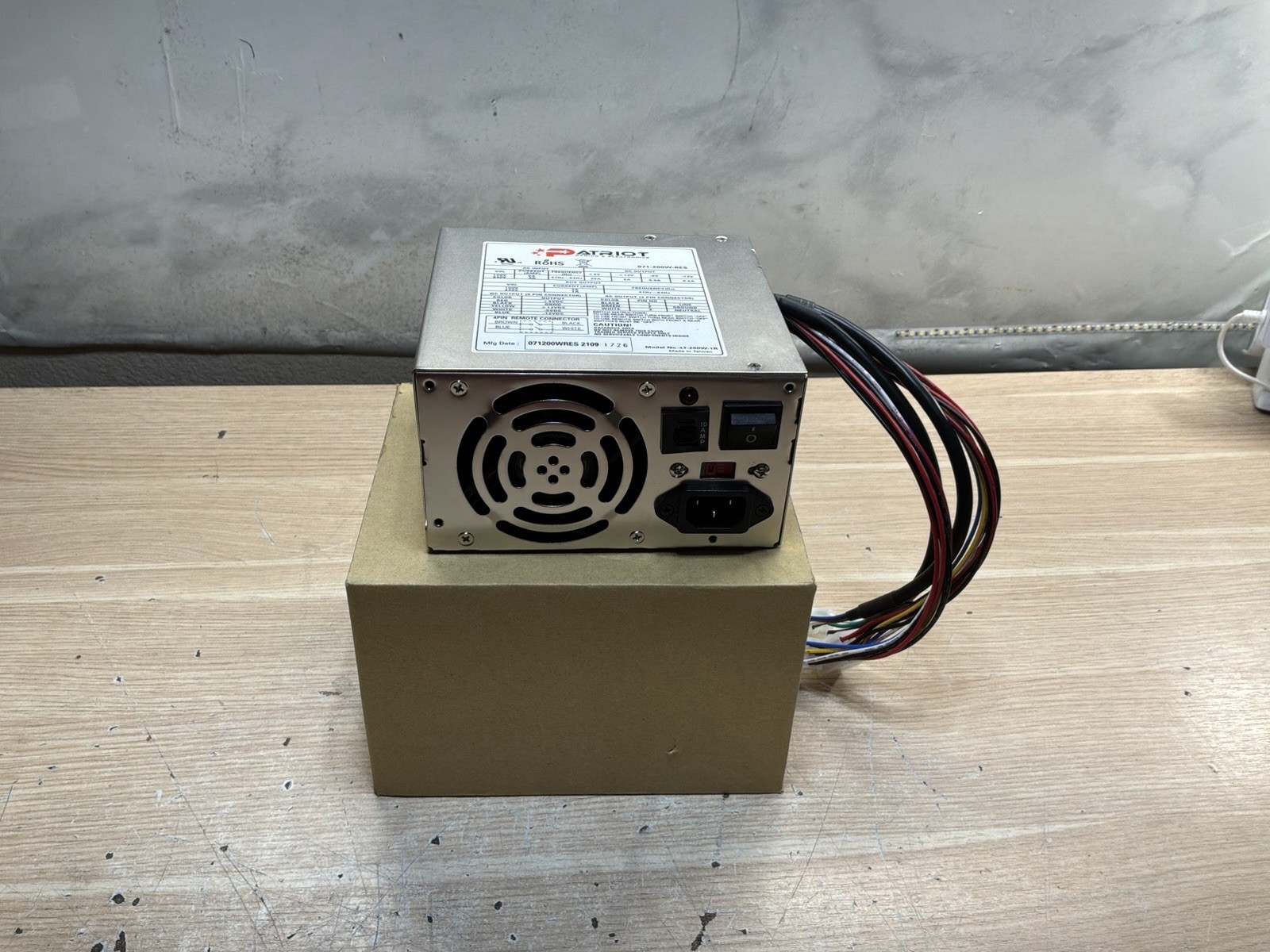Patriot  LT-200W 200W-1R 200 Watts Power Supply /NEW/JUA3539