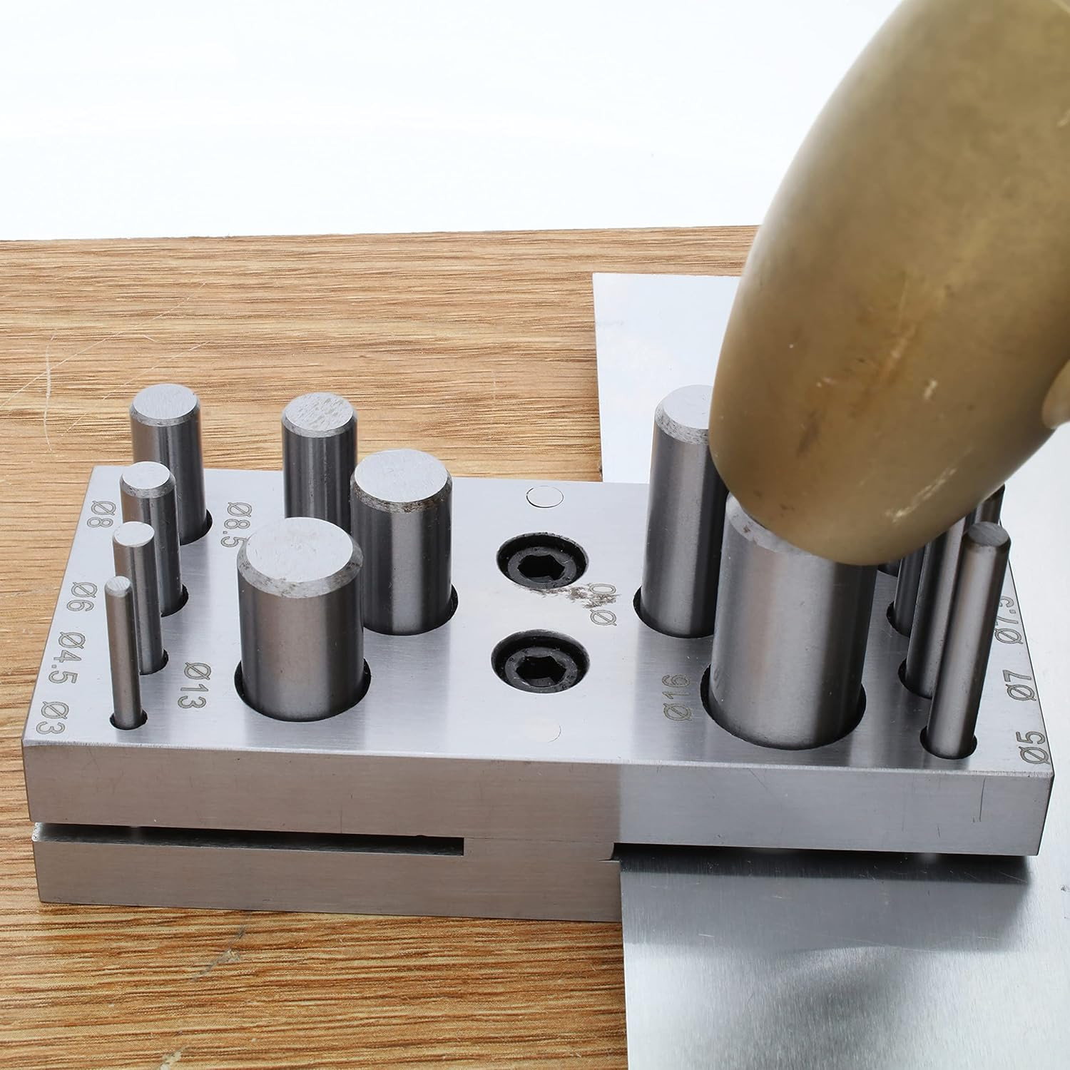Steel Circle Disc Cutter Set with 14 Punches and Die. Tool for Cutting Accurate