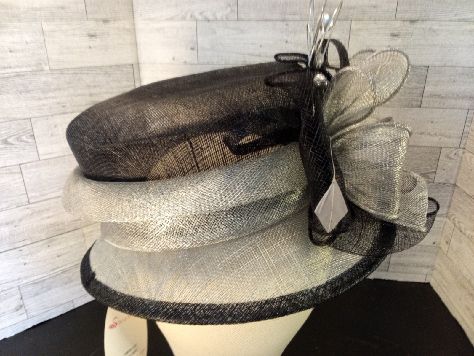 Ladies Navy and Silver Kentucky Derby Oaks Day Thurby Tea Church Straw Hat NWOT