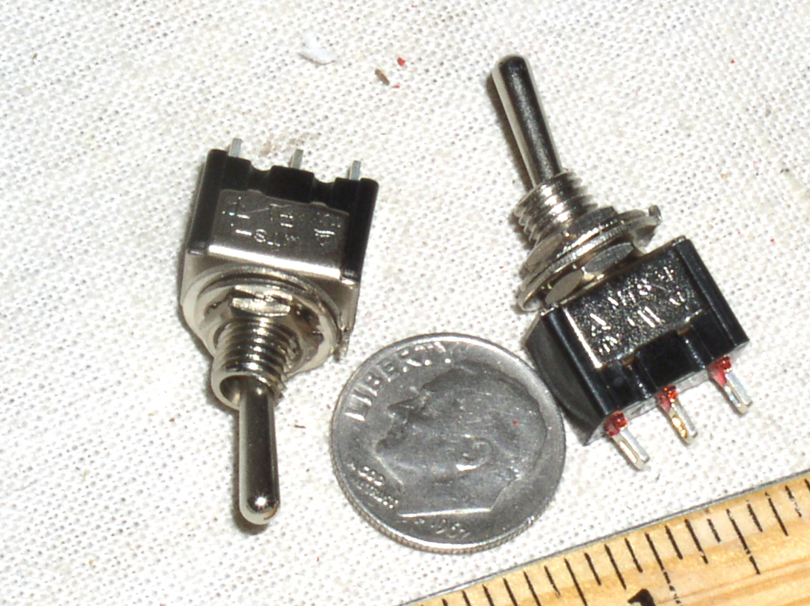 2 BRAND NEW MINI TOGGLE SPDT ON-OFF-ON SWITCH 125 VAC 6A 6 A AMP AMPS AC DC 1/4"